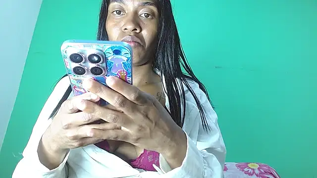 avaleri_cherry Adlı Modelin Canlı XXX Sohbeti