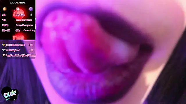 cutenaked_8 Adlı Modelin Web Kamerası Şovu