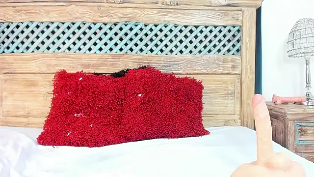 Cassandra_Armani Chat XXX live