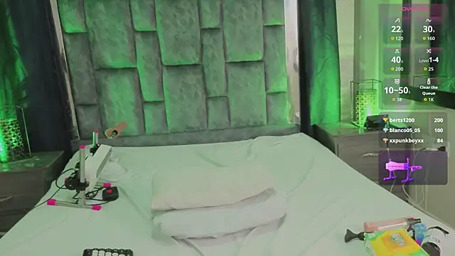 LeoMonnroe Show in webcam