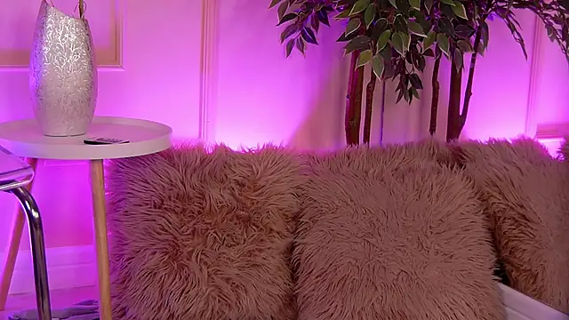 CrystalRedd Live XXX Chat