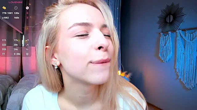 ShinyBarbie Adlı Modelin Canlı XXX Sohbeti