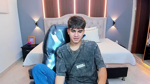 Tommy18__ Chat XXX live