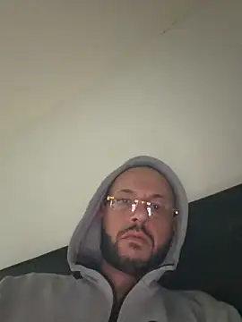 Show modela Guitccch na web-kameri