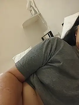 NakedMILFx 网络视讯表演