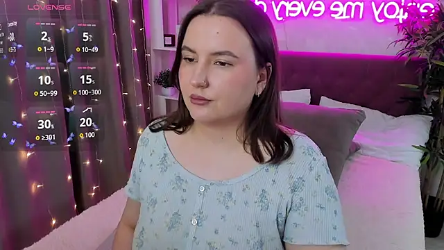 FeralPeach's Live XXX Chat