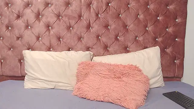 Sembang XXX Secara Langsung SsofiCollins