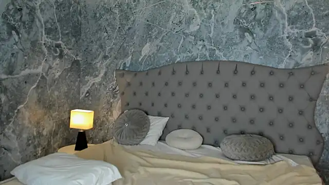 LucyLovelyy 现场XXX聊天