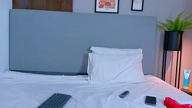 Sembang XXX Secara Langsung SaraHalls