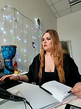 Juicy_PeachLux Adlı Modelin Canlı XXX Sohbeti