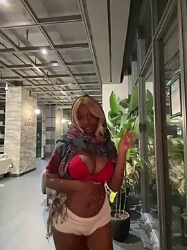 tia___fox Adlı Modelin Canlı XXX Sohbeti