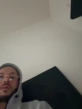 Онлайн чат XXX Guitccch