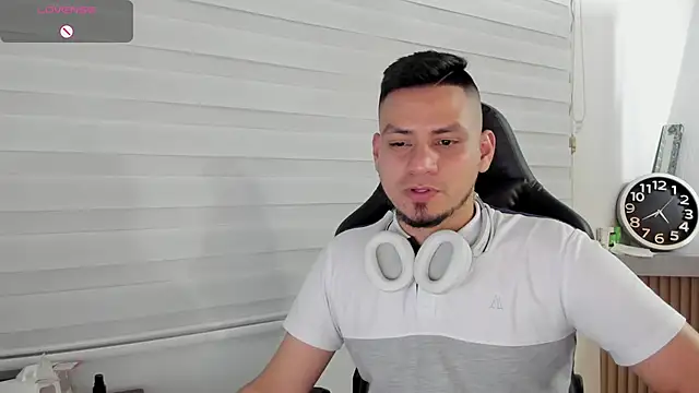 Rick_Adams Adlı Modelin Canlı XXX Sohbeti