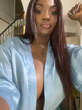 SarahBleer Adlı Modelin Canlı XXX Sohbeti