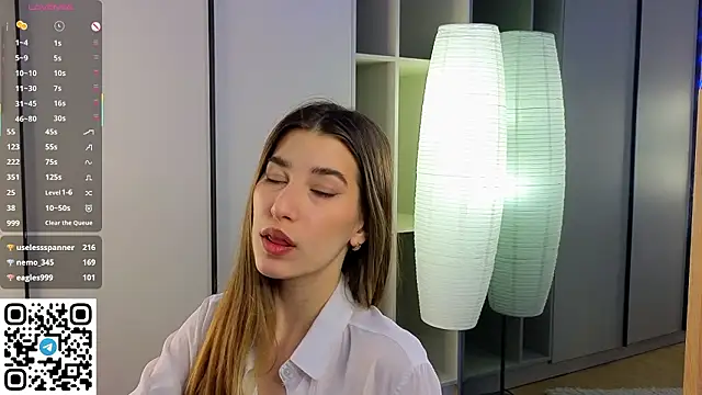 Chat XXX ao vivo de Quinavelle