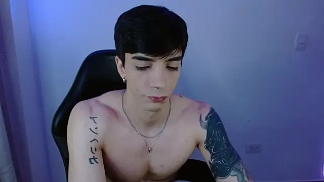 H3ll_B0I live XXX chat