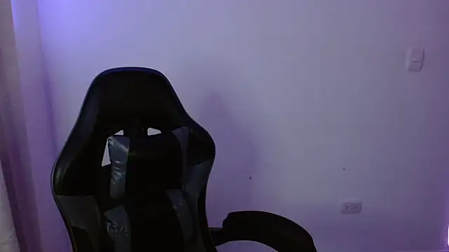 H3ll_B0I Live XXX Chat