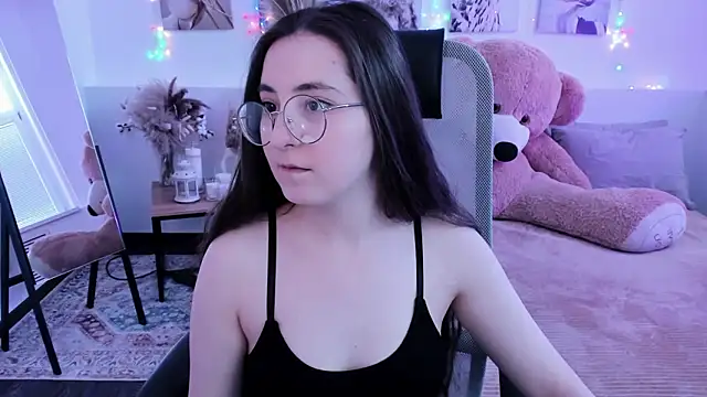 VirtuallVoyant Adlı Modelin Canlı XXX Sohbeti