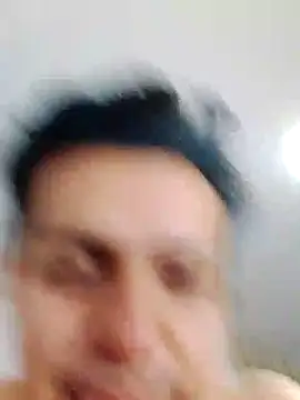 Giby_Grace: διαδικτυακό σόου στην κάμερα