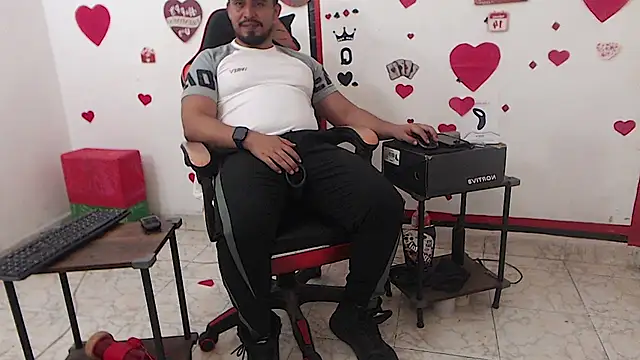 دردشة KalethBigDick الجنسية المباشرة