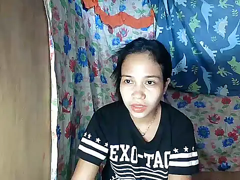 PinaySkinnyGirl Chat XXX live
