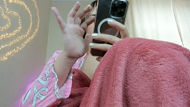 Chat +18 de BrightDani ao vivo