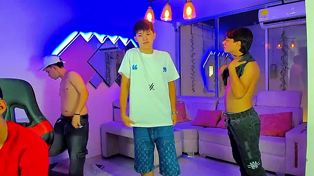 Houseofwarrios Chat XXX in diretta