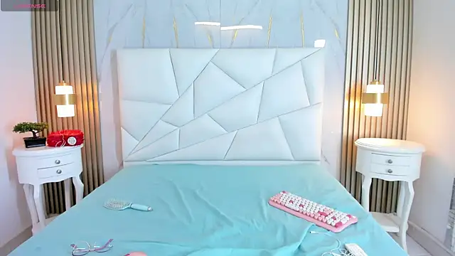 Pertunjukan Kamera Web naomibely