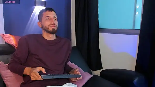 sam_bisex Chat XXX in diretta