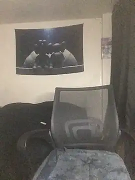 slimgod13 Show in webcam