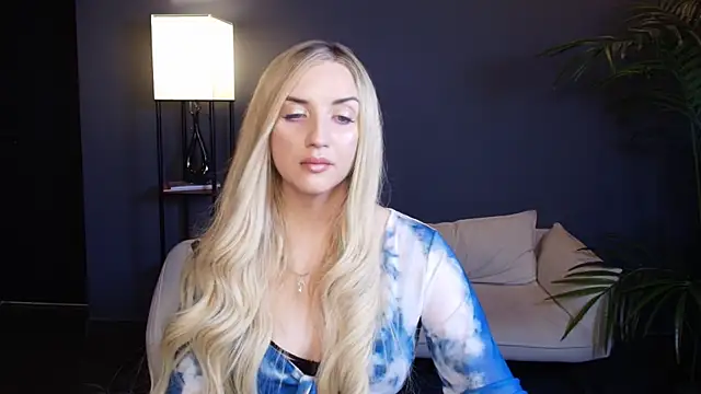 _Mi1a_ Live XXX-Chat