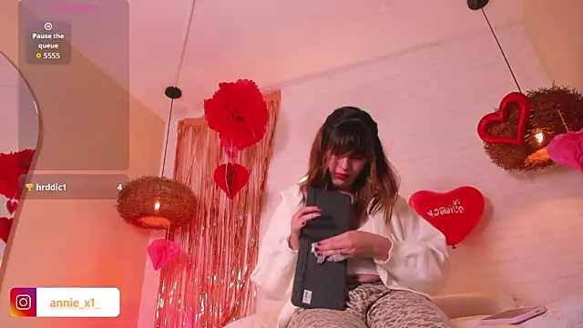 annie_x1: онлайн-секс-чат