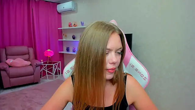 แชท XXX สดของ Strawberrye