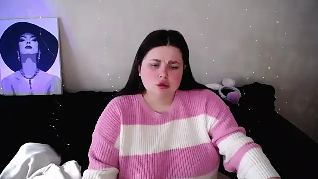 Emily_Mo: απευθείας συνομιλία ΧΧΧ