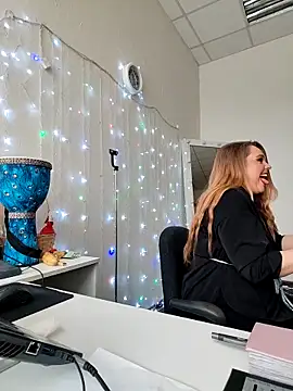 Chat +18 de Juicy_PeachLux ao vivo