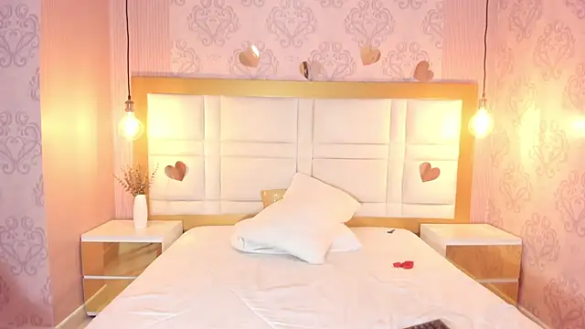 Kendall_curves Live XXX-chat