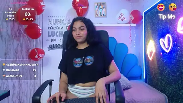 Chat +18 de valeria_martinez19 ao vivo