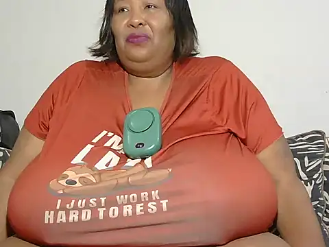 nancy111のライブXXXチャット