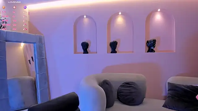 TaraLawrence's Live XXX Chat