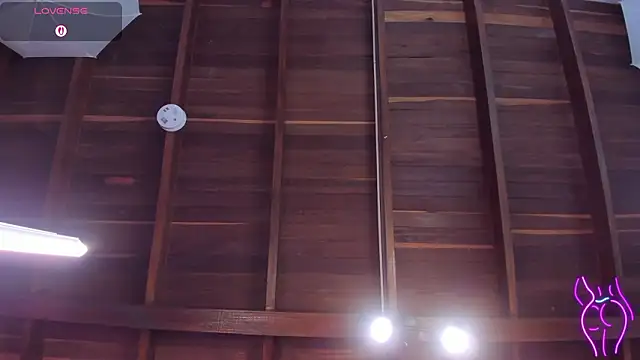 Chatroom XXX en direct de MiaKay1