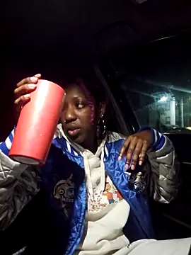 oliviaprettypussy Adlı Modelin Canlı XXX Sohbeti