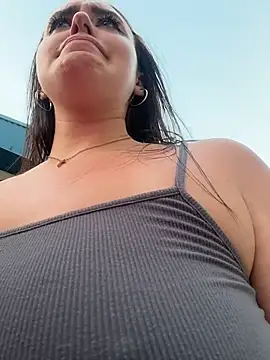 Chat +18 de KiraSunshine ao vivo