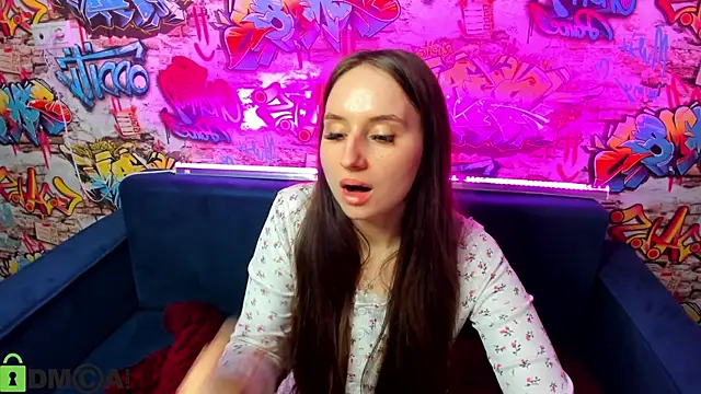 Kira__Sweet Chat XXX live