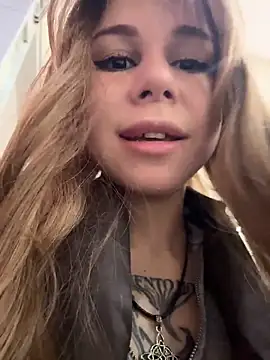 RosieSecret Adlı Modelin Canlı XXX Sohbeti