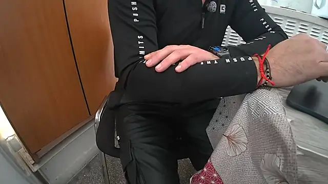 TARKAN1 Adlı Modelin Canlı XXX Sohbeti