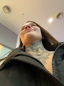 Chat +18 de KishaMur ao vivo