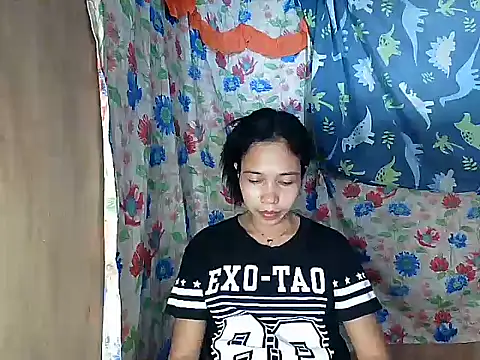 دردشة PinaySkinnyGirl الجنسية المباشرة