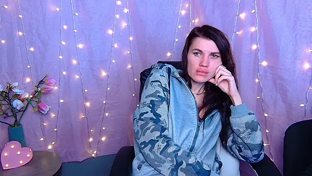 MilaLoona Live XXX-chat