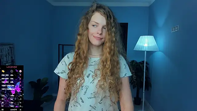 Chatroom XXX en direct de RayaNenlia