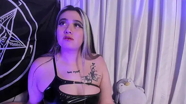 Lilith_Zenith_ Adlı Modelin Canlı XXX Sohbeti